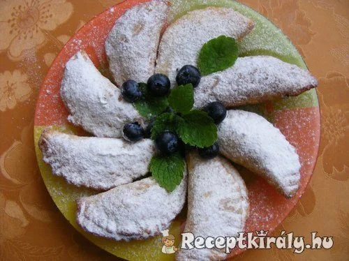 Áfonyalekváros kifli recept