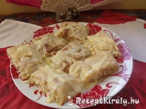 Almás-körtés rétes vaníliaöntettel
