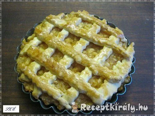 Almás pite zsemlemorzsával
