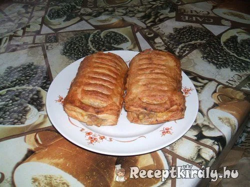 Almás vaníliapudingos leveles péksütemény