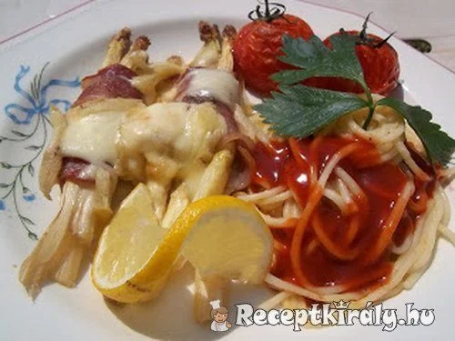 Baconbe tekert fehér spárga chilis spagettivel recept