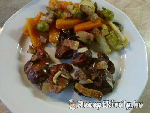Fűszeres csirkemáj zöldségekkel