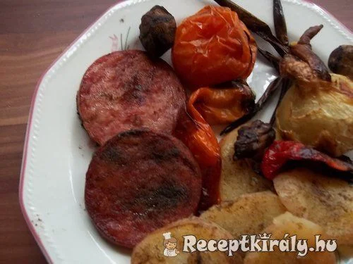 Csülöksonka felvágott zöldségekkel