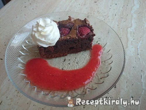 Epres brownie, eper öntettel