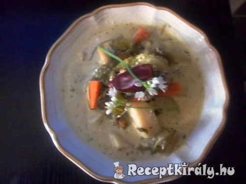 Erdélyi tárkonyos medvehagymás zöldségleves recept