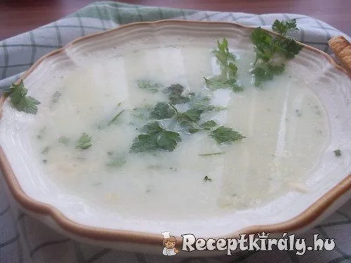 Fehérboros fokhagymakrémleves