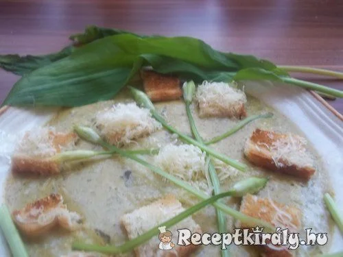 Fehérboros tejszínes medvehagyma krémleves recept