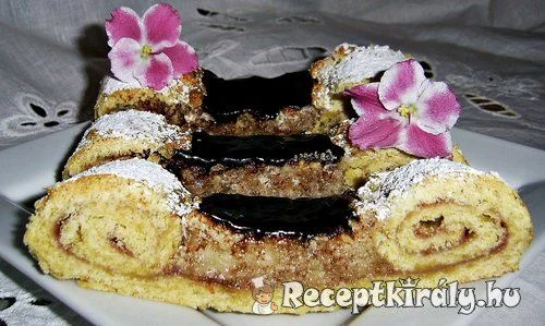 Göngyölt diós marcipános linzer