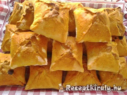 Gombás-krémsajtos töltött batyu recept