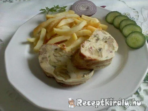 Gombás-májas csirkemell őzgerincben baconnal