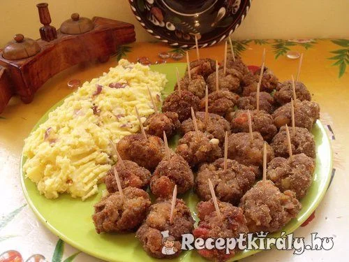 Gombás-sonkás fasírt tört burgonyával recept