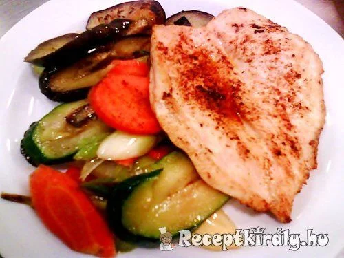 Grillezett csirkemell sült zöldségekkel