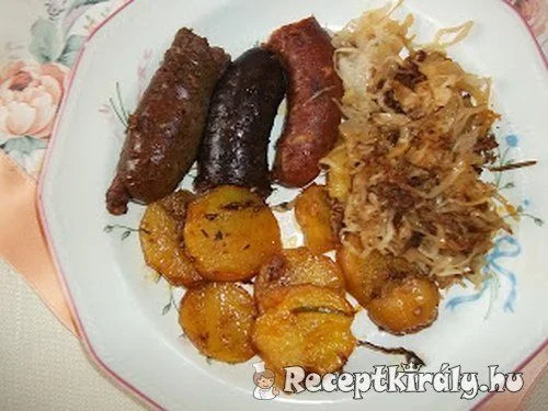 Hurka és kolbász vele sült krumplival