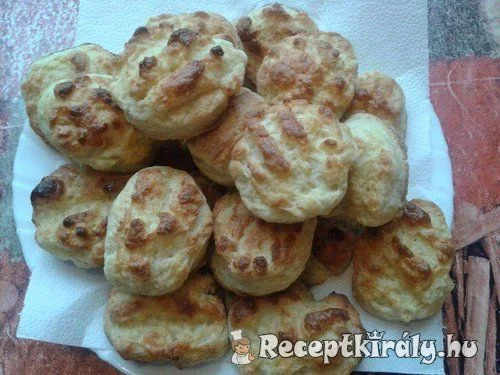 Juhtúrós burgonyás pogácsa recept