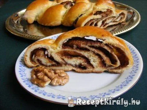 Kakaós-Diós fonott kalács recept