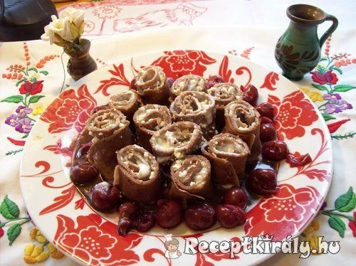 Kakaós-túrós palacsinta meggyes öntettel