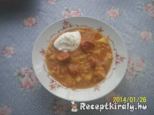 Kelkáposzta főzelék füstölt hússal