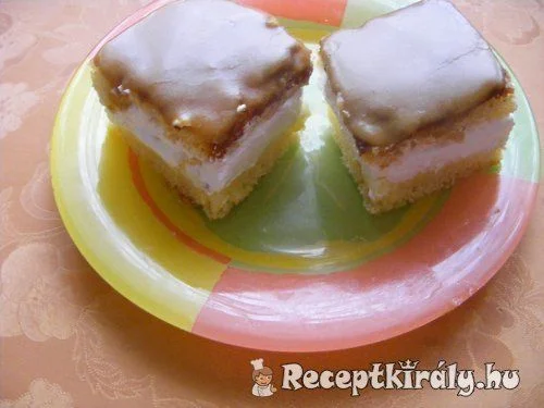 Karamellás piskótás krémes recept