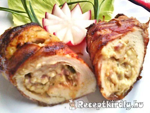 Krémsajtos csirkemell baconbe göngyölve recept