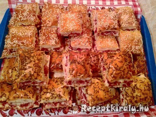 Krémsajtos sonkás kockák