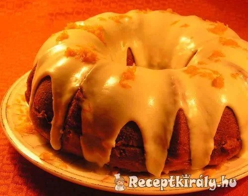 Kuglóf marcipános máktöltelékkel