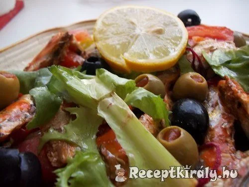 Mediterrán saláta paradicsomszószos szardíniával