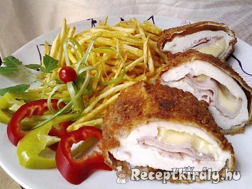 Mozzarellás-füstölt tarjas töltött csirkemell