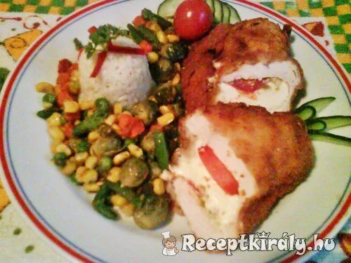 Mozzarellás-paradicsomos töltött csirkemell