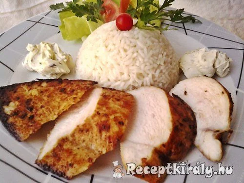 Mustáros-borsos csirkemell zöldfűszeres krémsajttal