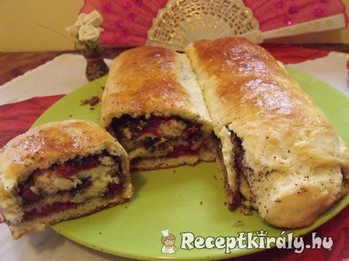 Mákos-meggyes bejgli