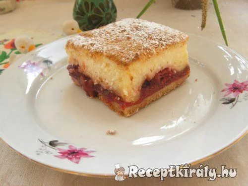 Meggyes túrós süti