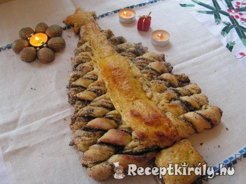 Karácsonyi bejgli fenyőfa alakban