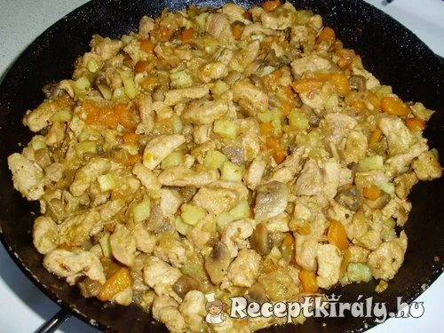 Pulykamedalion zöldségekkel