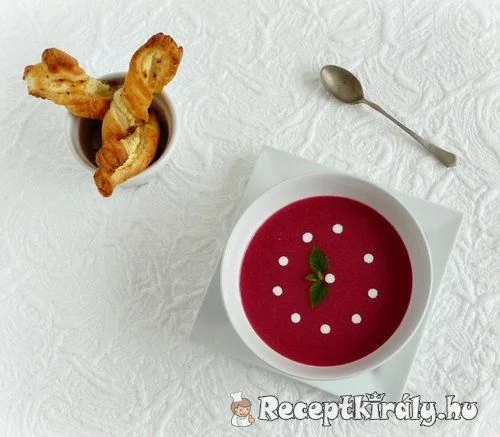 Rebarbarás málnakrémleves recept