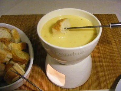 Sajtfondü (fondue)