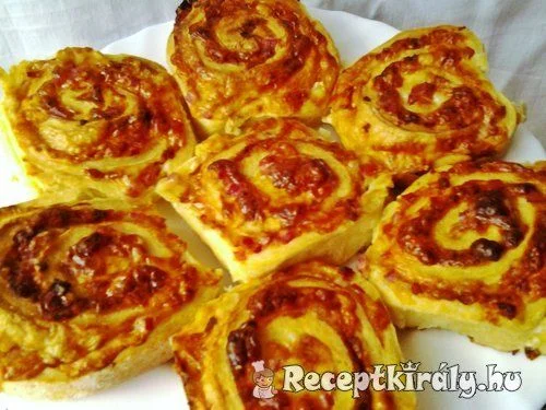 Sajtos-sonkás baconos csigák