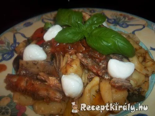 Sajtos tortellini paradicsomos szardíniával recept