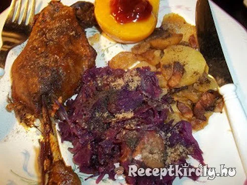 Sült kacsacomb vörösborban párolt almás káposztával recept