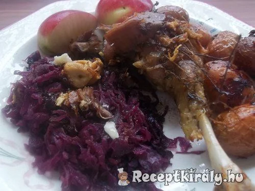 Sült kacsacomb káposztával almával
