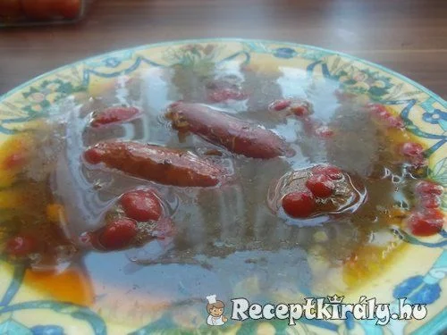 Kolbászleves gombával és krumplival recept