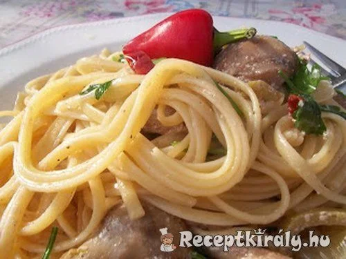 Szicíliai két gombás spagetti fehérborral recept