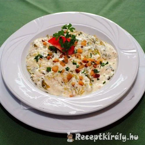 Tejfölös-szalonnás saláta recept