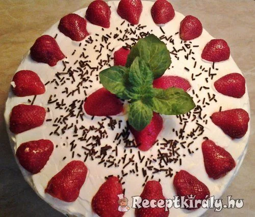 Tejszínes epertorta babapiskótából