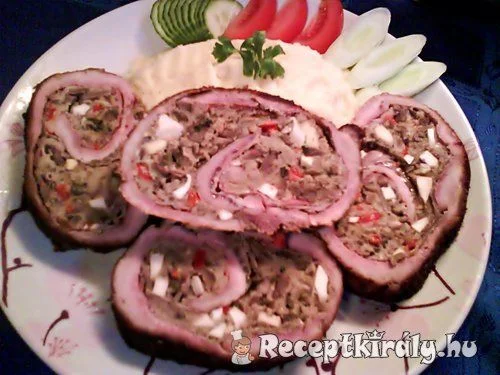 Töltött göngyölt karaj gombás töltelékkel