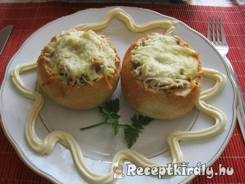 Töltött zsemle
