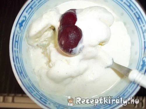 Vaníliafagylalt vodkával meggyel