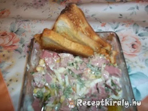 Vegyes majonézes saláta bruschettával recept
