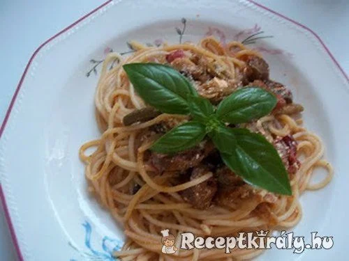 Vörösboros zöldspárga és gomba ragu kolbásszal spagettivel