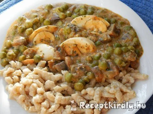 Zöldborsópörkölt tojással és gombával recept