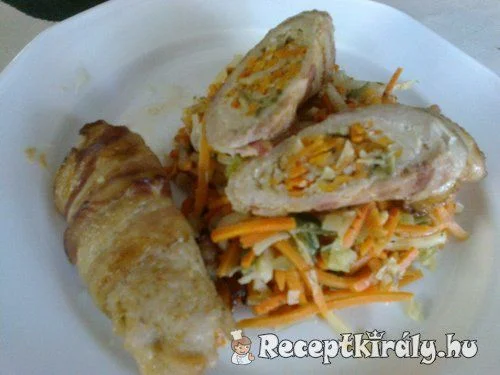 Zöldséggel göngyölt sertéskaraj baconnal